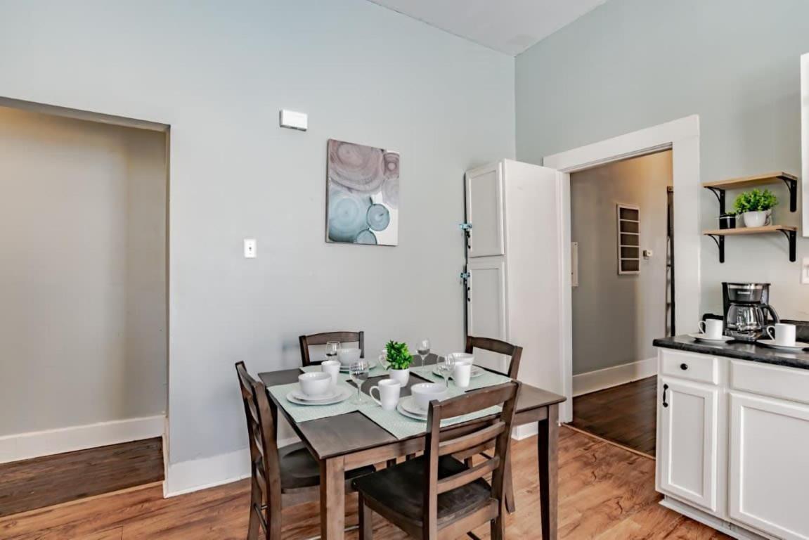 Mins From Downtown & Dining, Dauphin Darling 2 Leilighet Mobile Eksteriør bilde