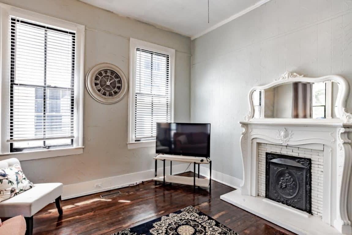Mins From Downtown & Dining, Dauphin Darling 2 Leilighet Mobile Eksteriør bilde