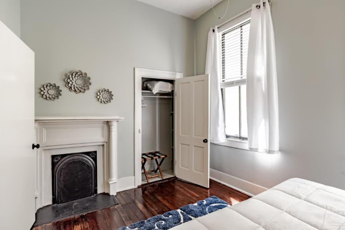 Mins From Downtown & Dining, Dauphin Darling 2 Leilighet Mobile Eksteriør bilde