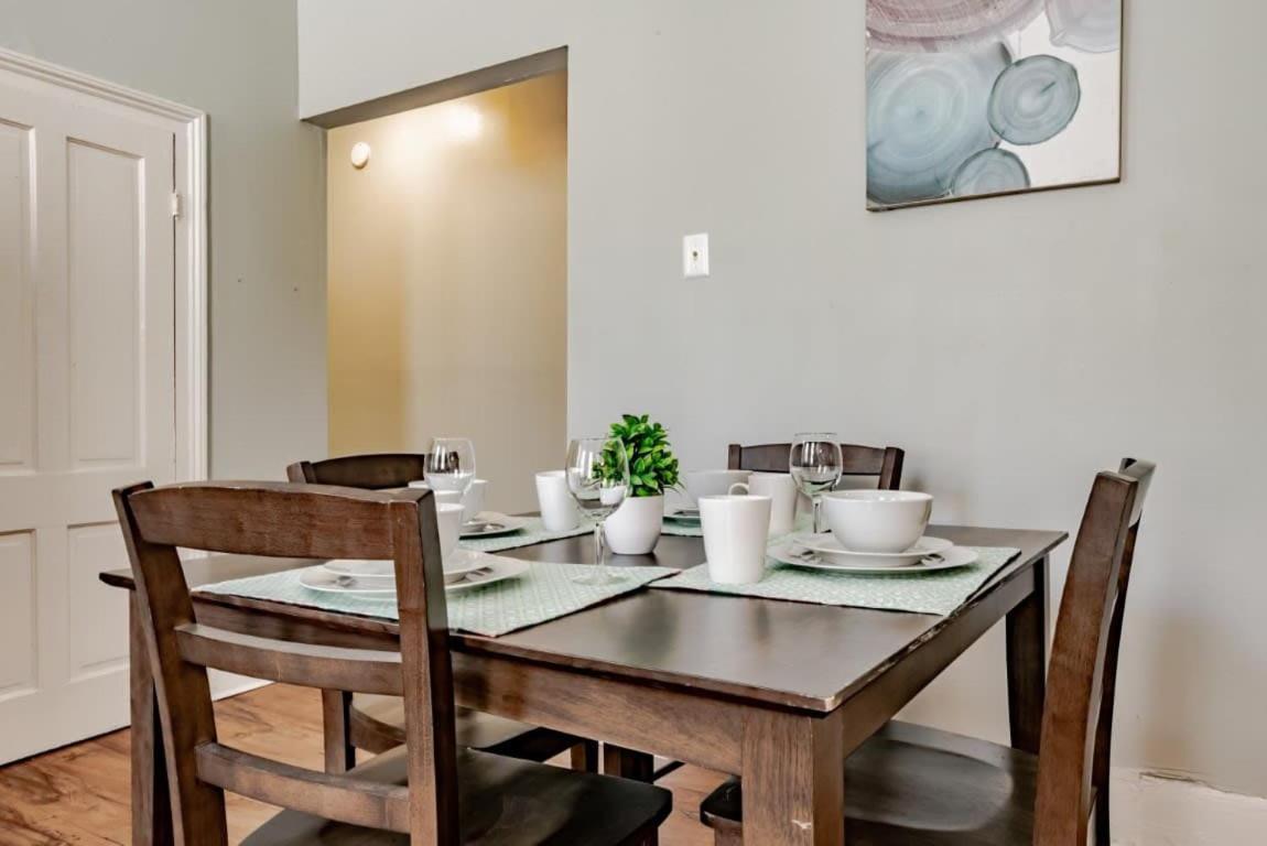 Mins From Downtown & Dining, Dauphin Darling 2 Leilighet Mobile Eksteriør bilde