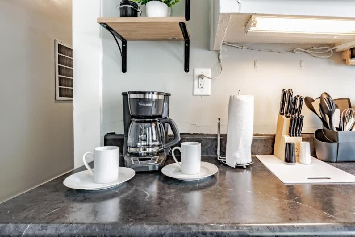 Mins From Downtown & Dining, Dauphin Darling 2 Leilighet Mobile Eksteriør bilde